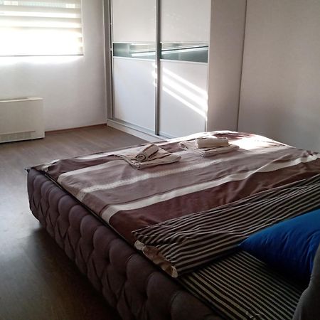 Central Lux Apartment Скоп'є Екстер'єр фото
